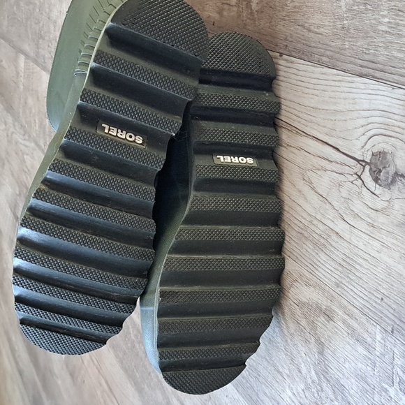 Women's Sorel Green Rain Boot size 9.5 - Picture 4 of 7